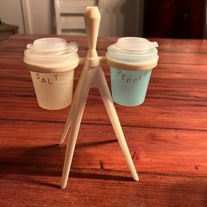 Tupperware salt and pepper shaker